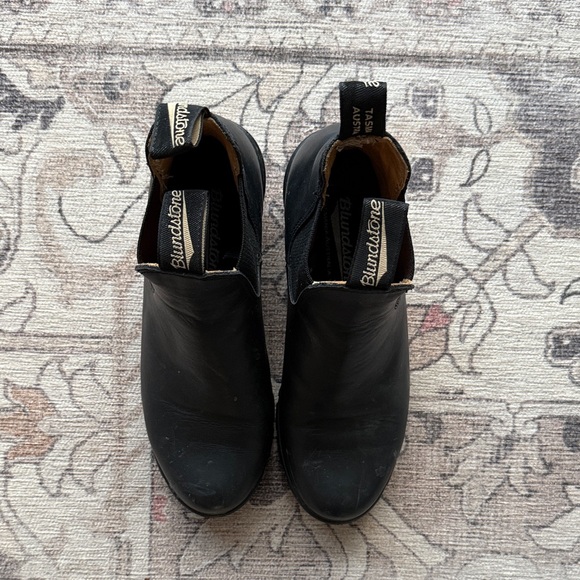 Black Leather Women’s Blundstones - Picture 2 of 4